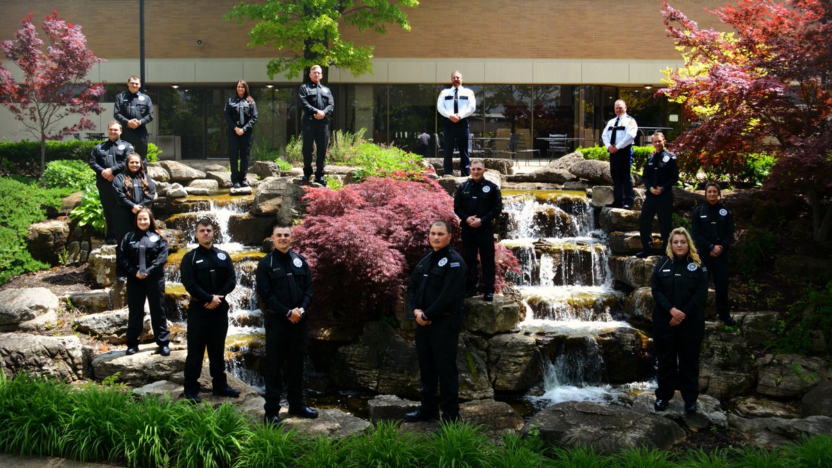 MAC_President's tweet photo. Congratulations to these 2020 graduates of the @MineralAreaCC Law Enforcement Academy. Over 80% of all first responders come from #CommunityColleges and we are proud of these outstanding students on their accomplishment. #MACLEA #YourCommunityCollege https://t.co/r6armm1F7Z