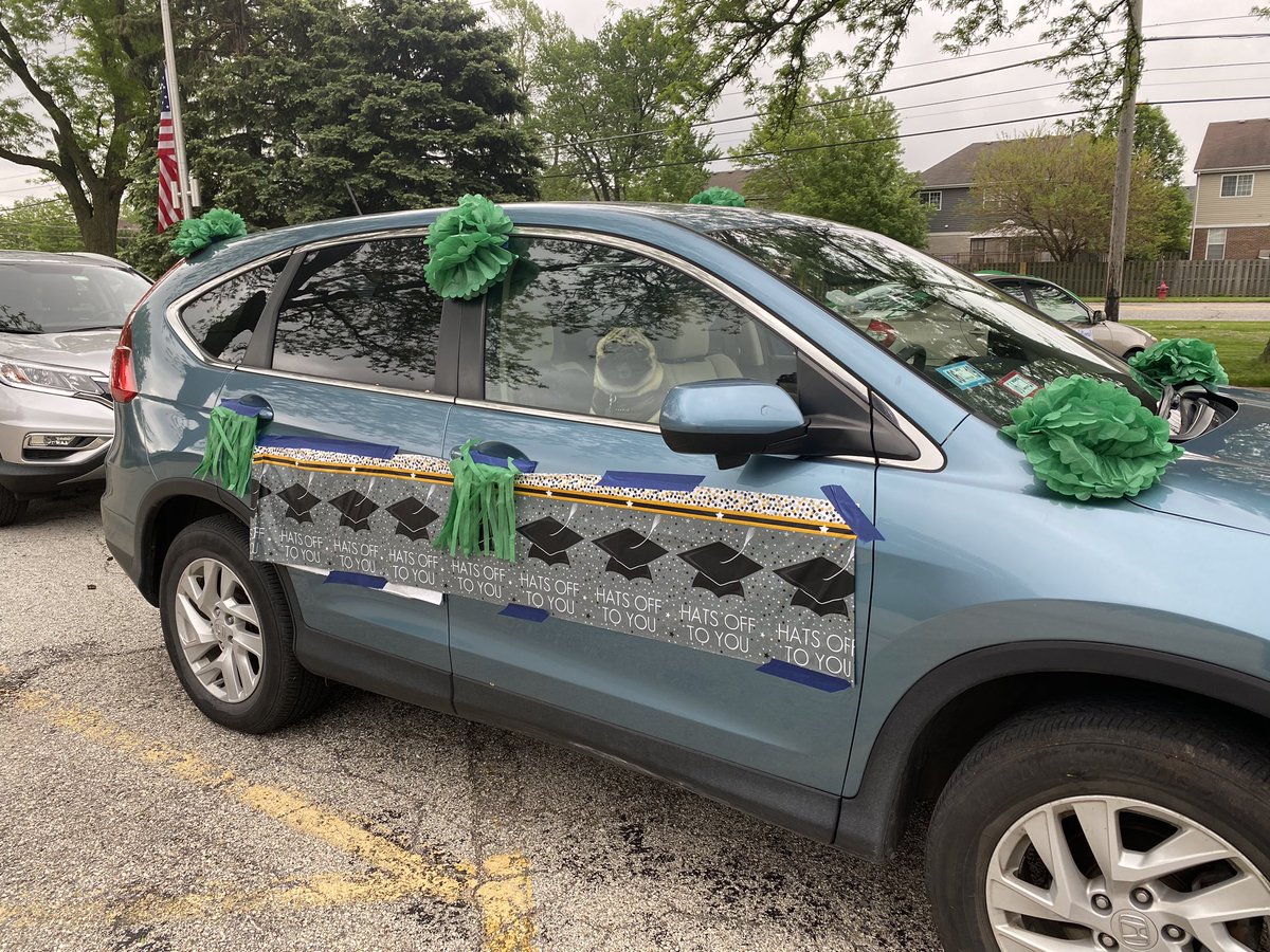 katiebillie_'s tweet image. It was so fun celebrating our 8th graders today! Congratulations to the class of 2020! We are so proud of you. #62Learns #62ICS #ClassOf2020