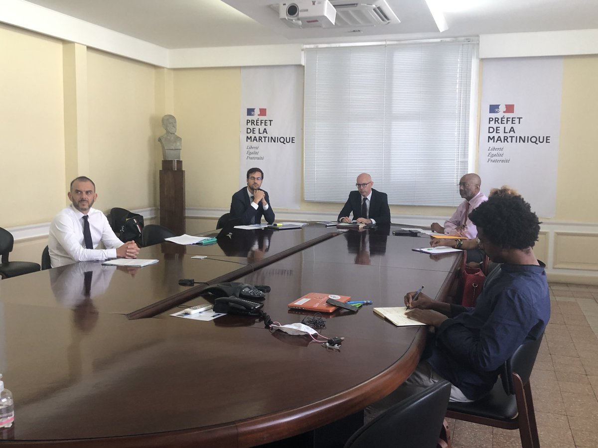 NPicchiottino's tweet photo. En présence de @Prefet972, @PhilippeJock, @MartiniqueTech, l’@ademe et le @cnfpt et en visio avec @lesoutremer nous avons lancé #Mouvoutremer la formation-action au service de la #TrajectoireOutremer 5.0 https://t.co/dWIxk8rl8t