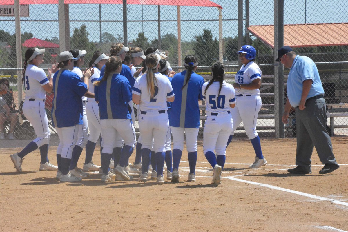 TAMUKSB's tweet photo. The list of new individual records for the Javelinas included Loren Kelly's 41 stolen bases, Roxy Chapa's 14 homers, Anastasia Leibas' 59 RBIs and Breanna Smith's .846 winning percentage.
#GoJavelinas #RewindWithWhataburger https://t.co/RFh5g2bUcD