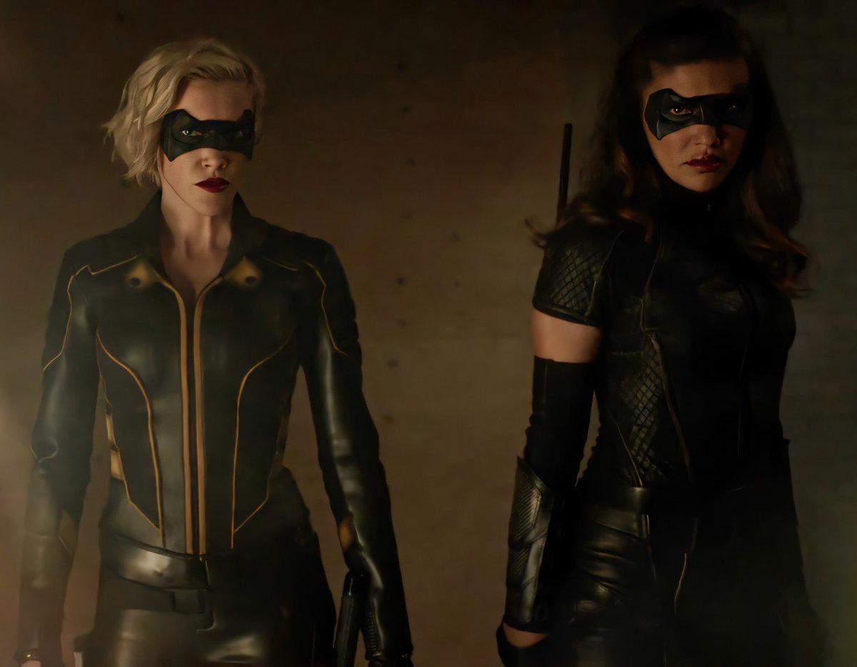 Xanderman616's tweet photo. I miss this dynamic duo!!! They deserve their own #ArrowSpinoff show, whether it’s #GreenArrowandtheCanaries or something else. @TheCW @warnerbrostv https://t.co/JqIIb3rxl7