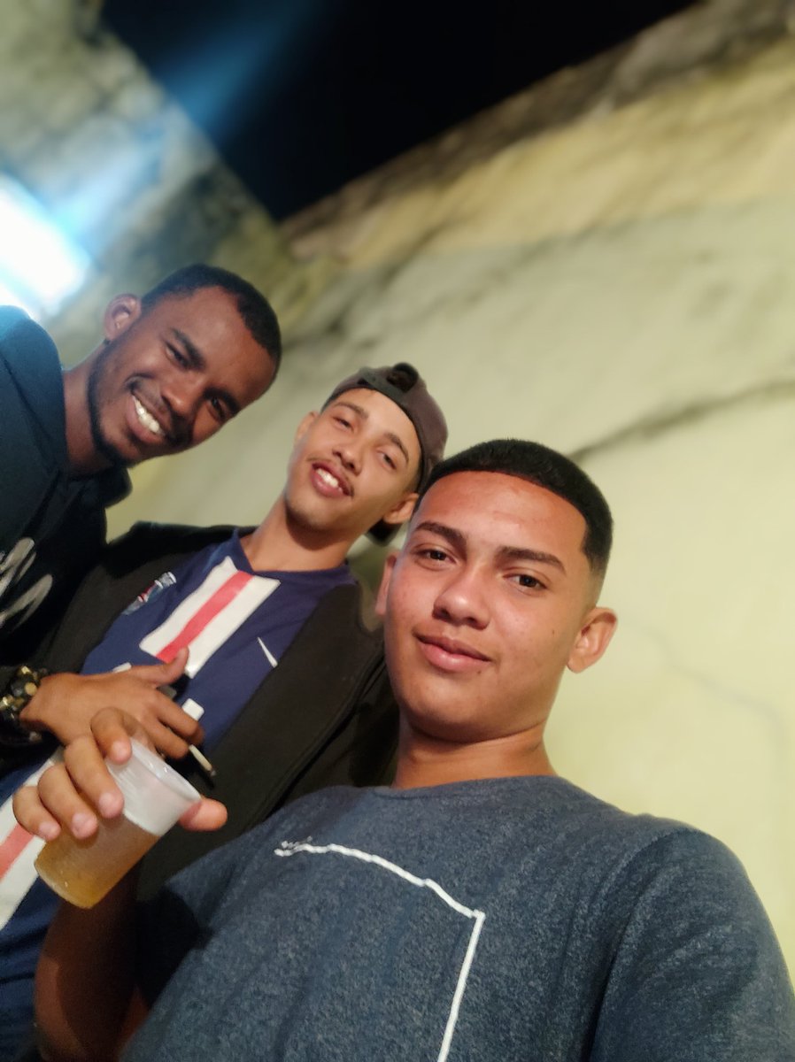 Metefixa4's tweet photo. Gellim baseadim 🏰🚩🚩 https://t.co/TXXc3MtisG