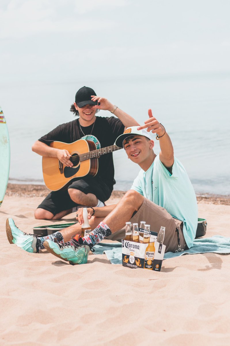 SixSideSoja's tweet photo. I just wanna make beach music 🥴 https://t.co/9glAnFTdvC