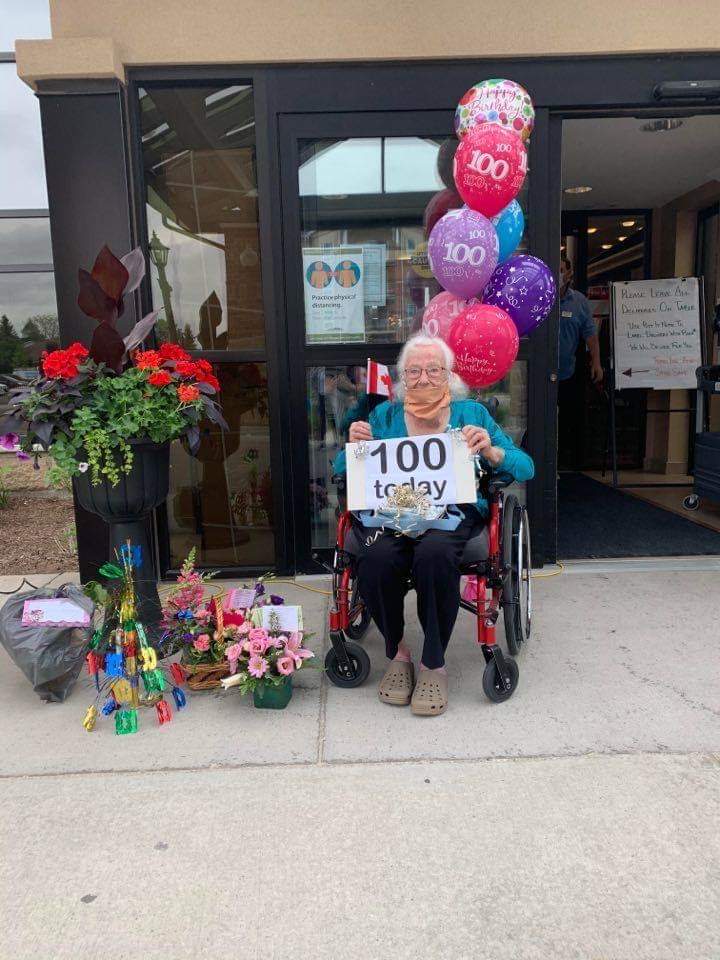 SchlegelVillage's tweet photo. Wishing Helen at The Village of Arbour Trails in #Guelph a Very Happy 100th birthday. It was a morning of celebration with a delivery from Mayor @CamGuthrie, a phone call with the Guelph Police @gpsmedia, and a birthday parade with family and friends! 🎂💯🎈🎁🎉🎊 https://t.co/3qlLBUc1DQ