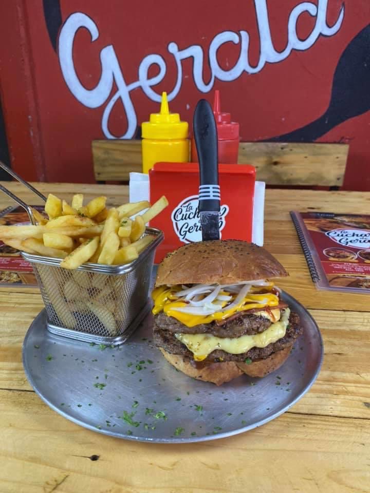 ¡Celebremos el día mundial de la 🍔! Sigue a @tdmas_cr y <a href="/CucharaGerald/">La Cuchara de Gerald</a>, dale RT y participa por “La Porteña” y la “Mar y tierra” 🤤

Mañana anunciamos ganadores