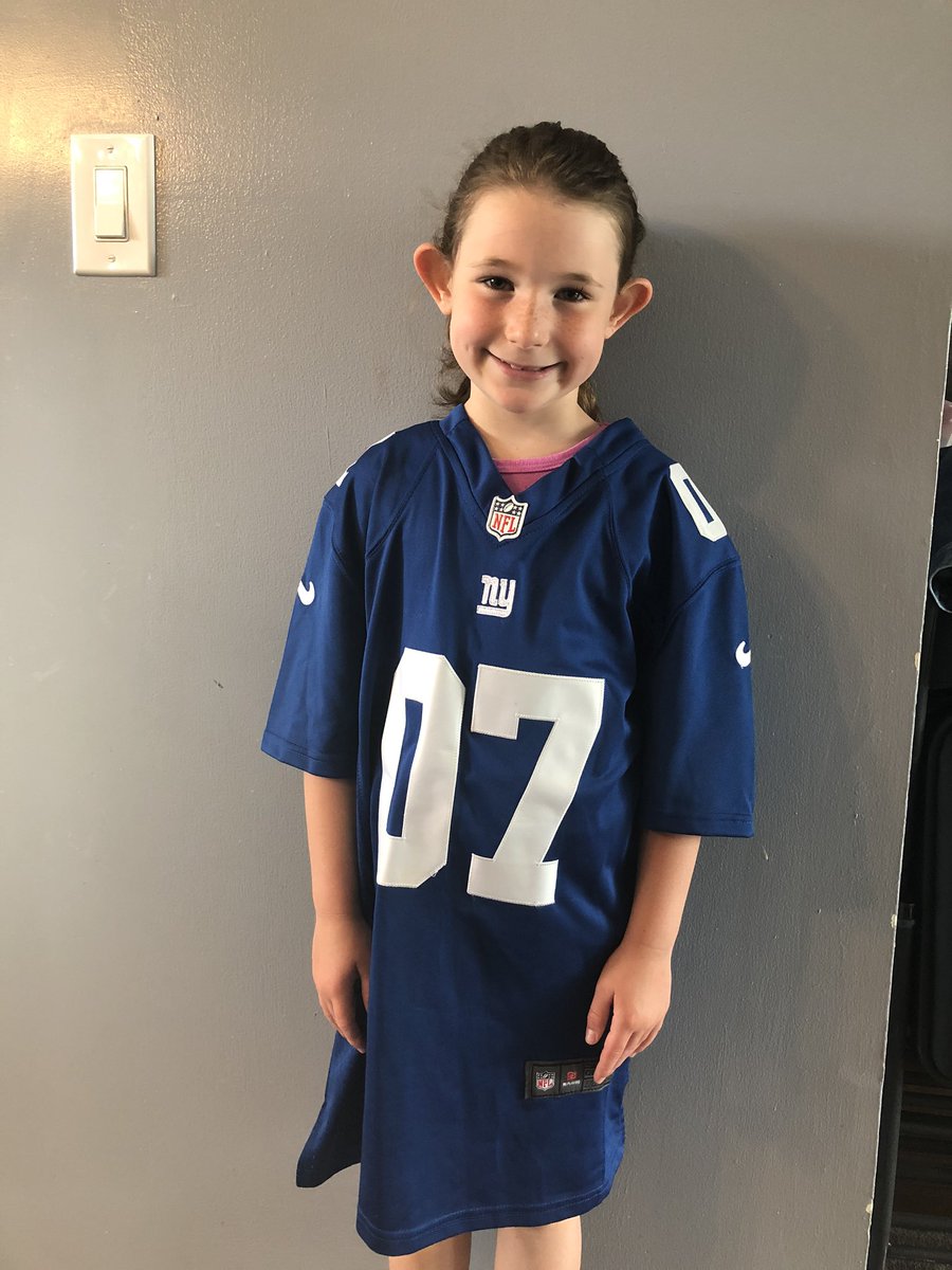 mrzmac8307's tweet photo. Showing our pride for being part of the @Saw_Mill_Strong team! @NBUFSDPride #schoolprideweek #teamjerseyday https://t.co/ijbb9RdgQB