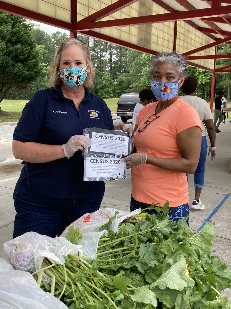 CarolinaNatalie's tweet photo. So thankful for the opportunity to volunteer this month with ⁦@bullcityschools⁩ Durham FEAST at Southern! We have the most amazing, caring volunteers! #NCED https://t.co/fpz0SufylL