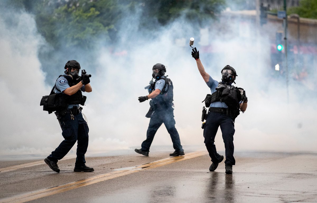 Not to mention 0 police decked out in riot gear and armed with riot weapons as seen here. If the guy with the weapon point at the crowd of armed white men a literal civil war wouldve broken out....Ill come back to this 3/