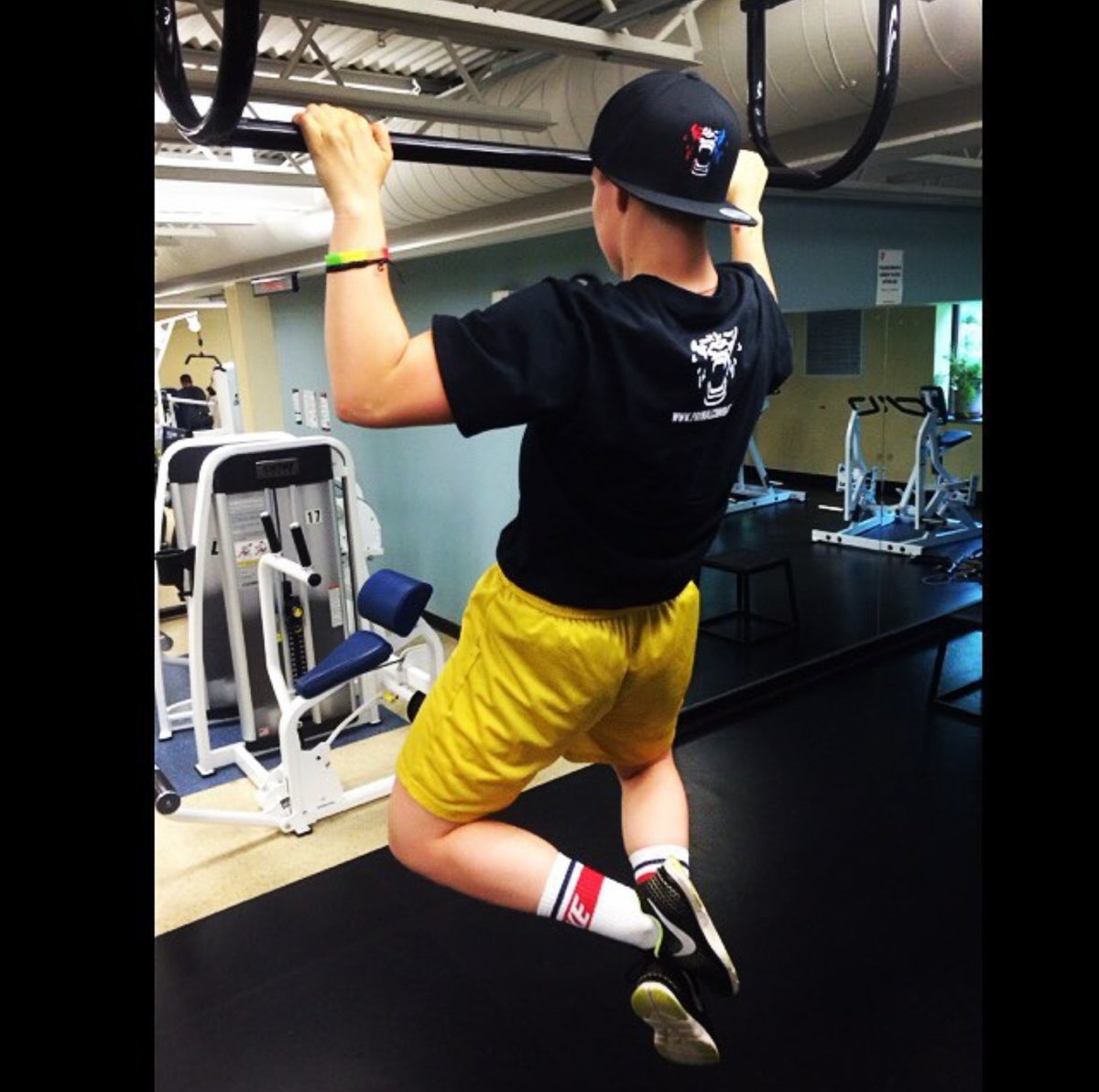 spor salonlari acilacakmis sabirsizlaniyorum💪💪👊