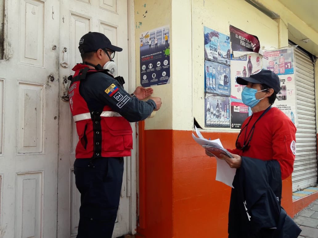 Se realizó operativo interinstitucional para socializar medidas bioseguridad que deben ser aplicadas en todo tipo de negocio en el cantón Guaranda <a href="/BomberosGuarand/">Cuerpo de Bomberos Guaranda.</a> <a href="/BomberosQuito/">Bomberos Quito</a> <a href="/ECardenasVarela/">Esteban Cárdenas Varela</a>