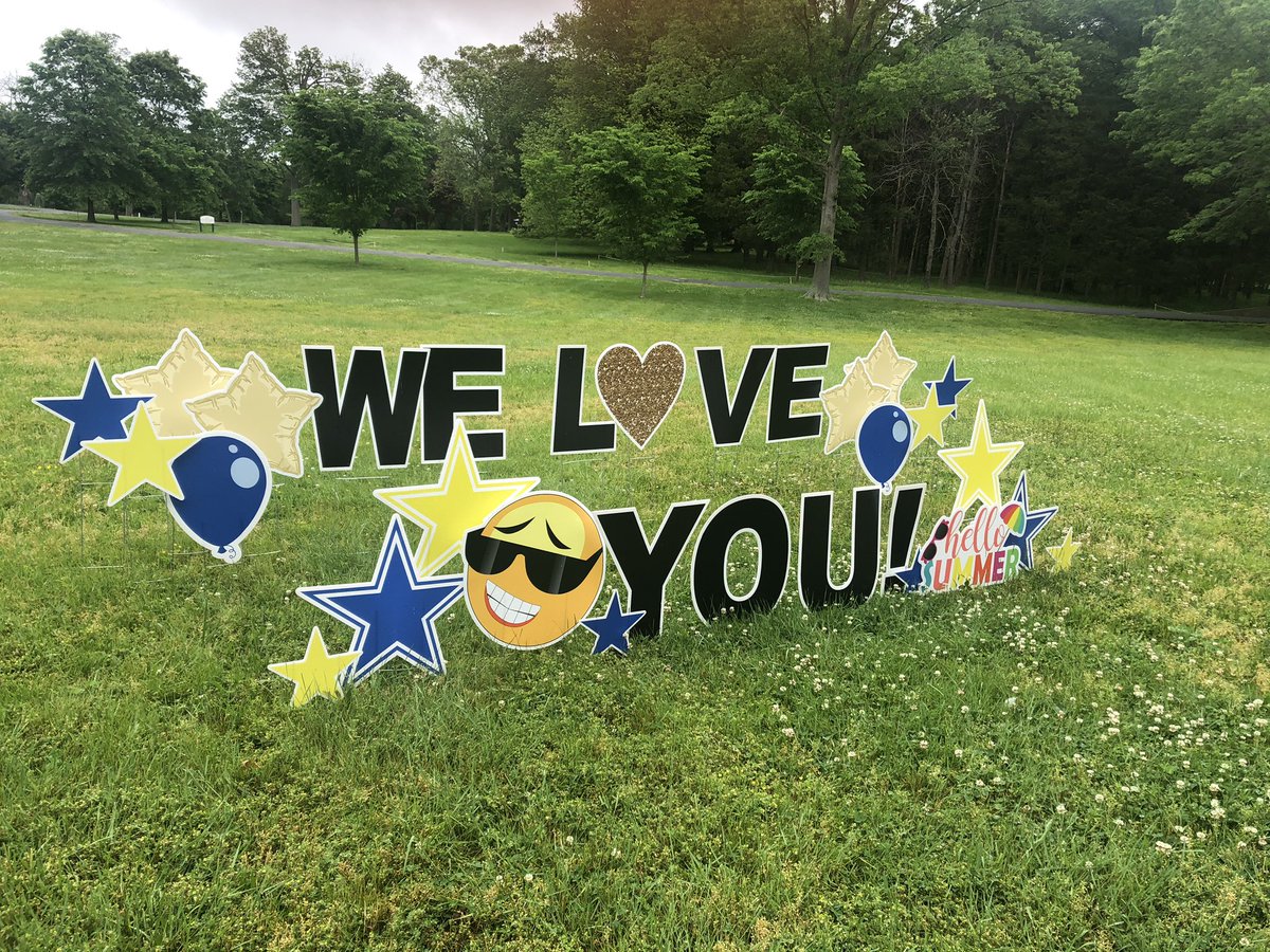 LHSLintonHall's tweet photo. Our Little Sprouts Preschool ended the year with a celebratory drive by parade!  Have a wonderful summer Little Sprouts #weloveourschool https://t.co/b97Cf9dtXE