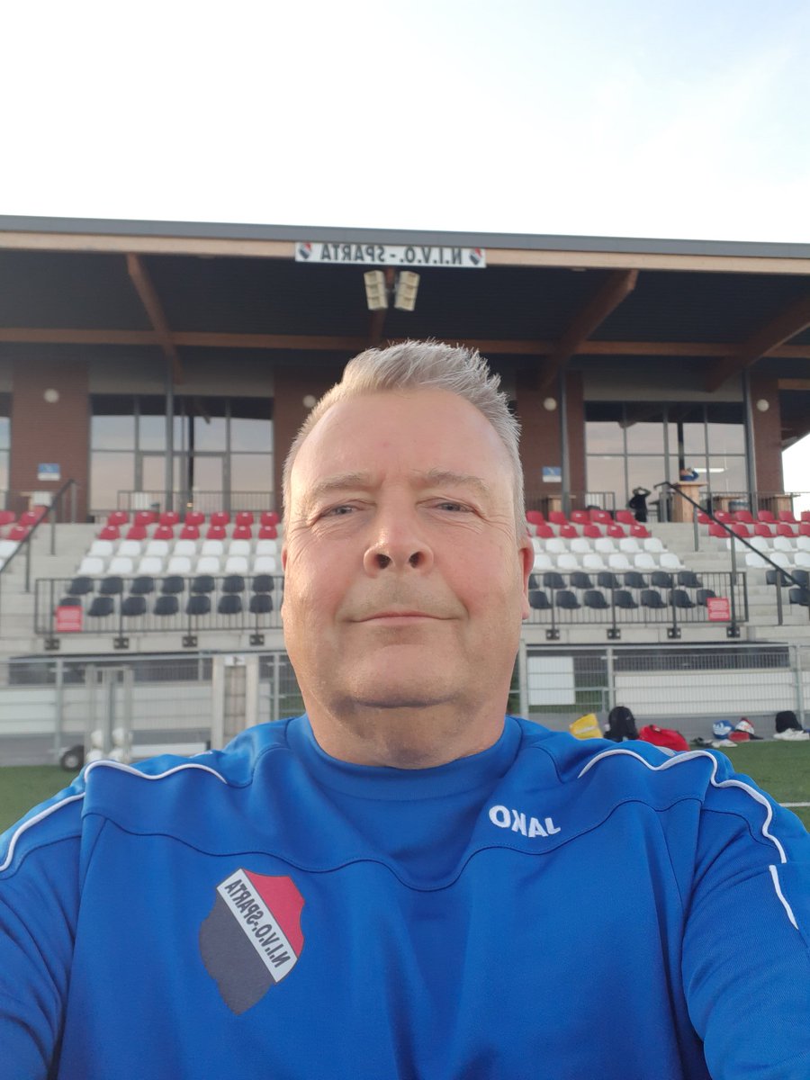 Vandaag laatste training bij <a href="/NivoSparta/">N.I.V.O.-Sparta</a>. Laatste keer in het blauw. Mooie tijd geweest bij een prachtige vereniging.