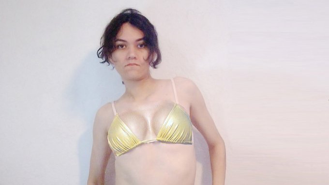 DO YOU LIKE MY FAKE BIG BREAST ? YES FAKE BOOBS. Me ver&iacute;a bien con esto as&iacute; , opina. https://t.co/1p<a href="/tag/nudefoto"class="tags"><span>#nudefoto</span></a>