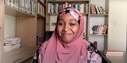 HarvardExt's tweet photo. "We should have the courage to venture outside of our comfort zone to achieve anything that we believe is right even if it challenges our cultural identities." —Hadiza Hamma shares her takeaways from her ALM journey #HarvardExt20 #Harvard20 https://t.co/VXje4di8lf https://t.co/GFbPrQpGUL