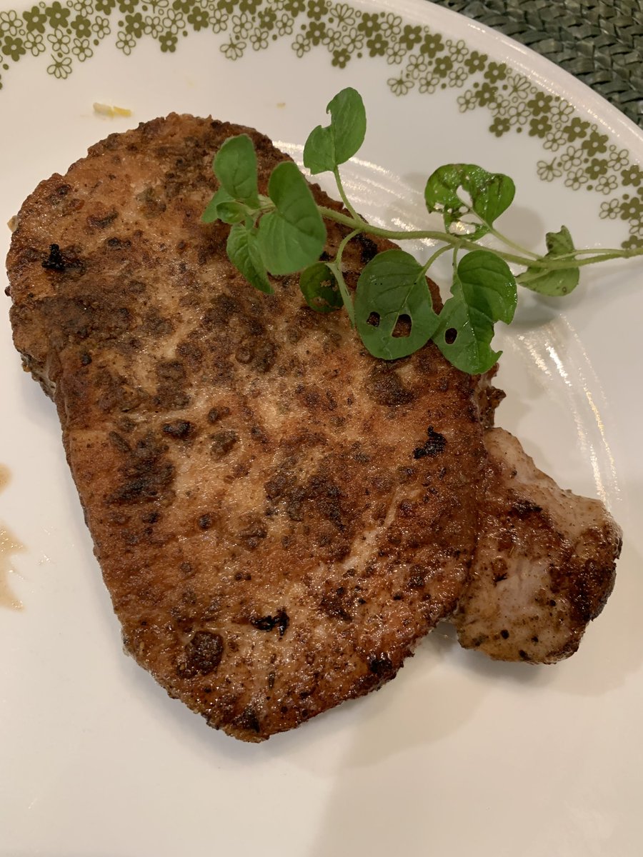 gerryjl4's tweet photo. Homemade fried pork chop!! Thanks for the recipe @fnkitchen app! #WeCookTogether #Sweepstakes #foodnetworkkitchen https://t.co/Hj1GstMTYT