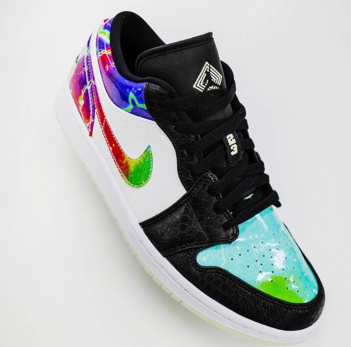 jordan low galaxy