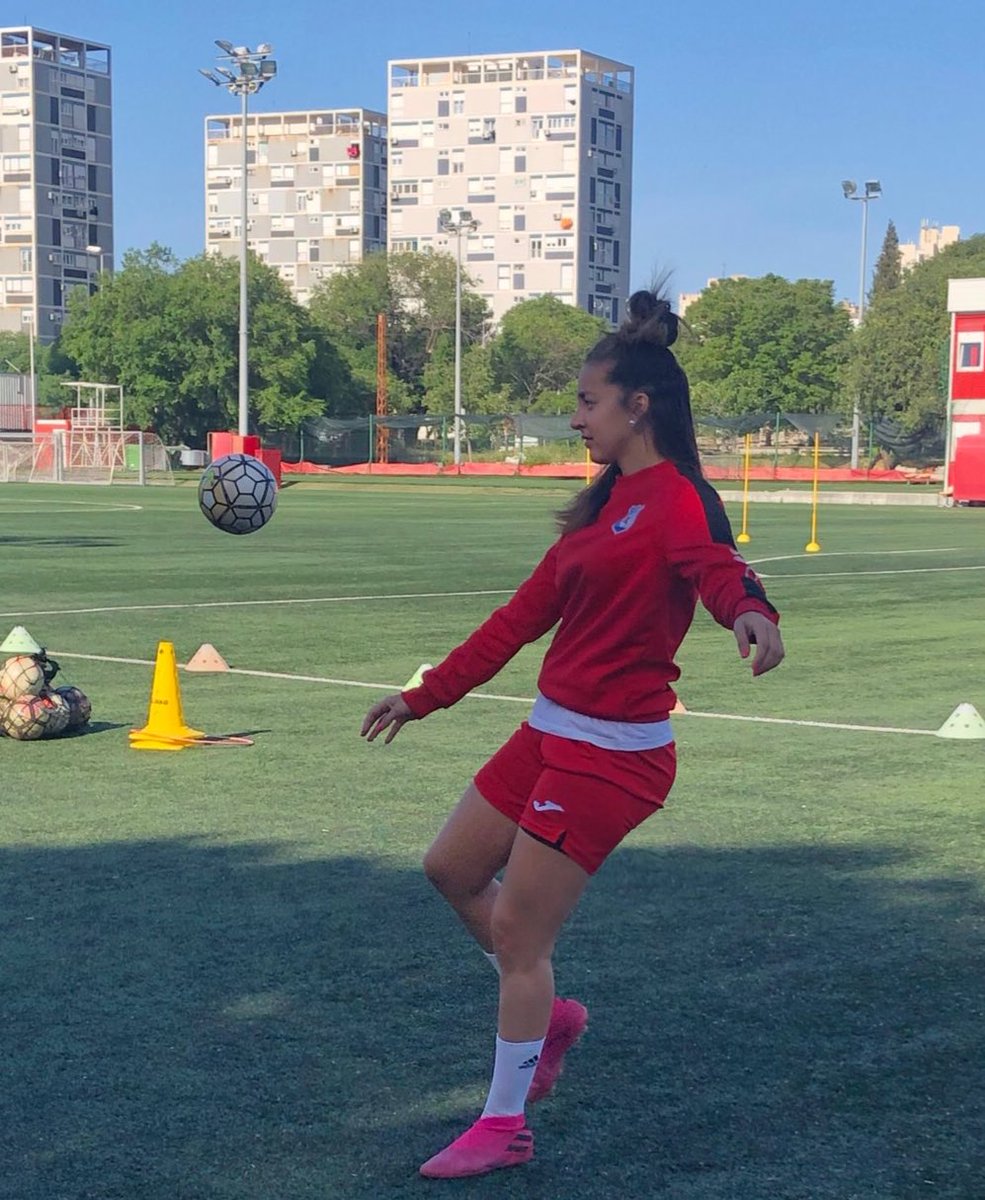 jessistx's tweet photo. Cuida lo que te hace feliz!
.
.
.
#split #croatia🇭🇷 #znk #football #womens #soccer #team #comingback #almost #there #soccerlife #soccertime #trainning #paraguaya #futbol #playersoccer #womenplayer #womenplayerfootball https://t.co/n1dND3emDh