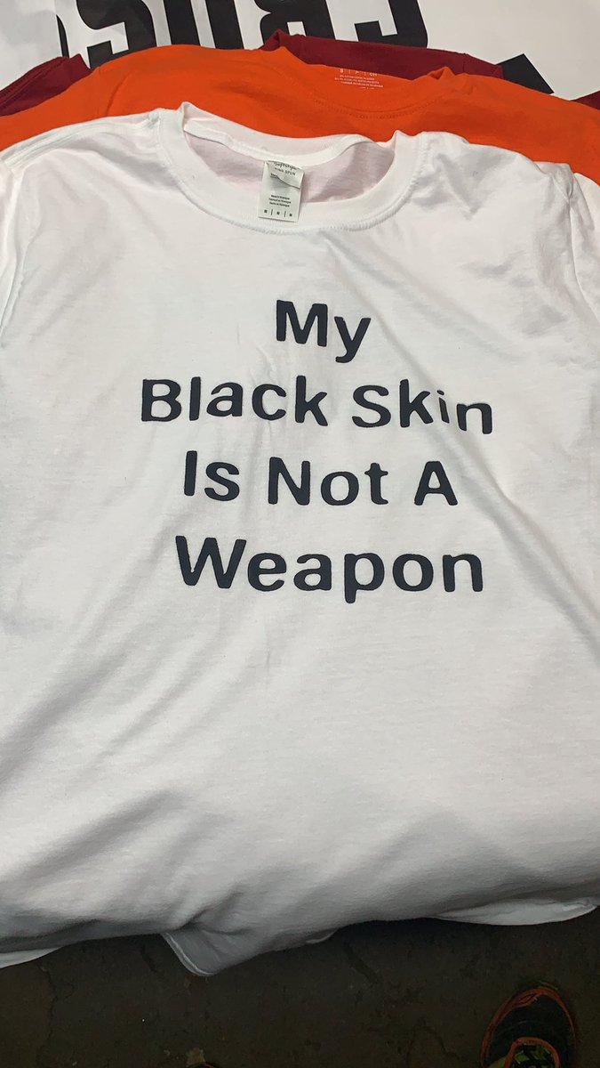 chillwillforeal's tweet photo. #GeorgeFloyd #notaweapon https://t.co/3mMchsaUBx