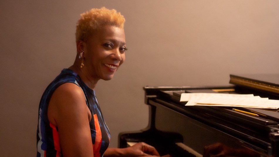 ScullersJazz's tweet photo. Join us tomorrow evening, May 29 when @ScullersJazz presents the next Artist in our #livingroomlive series, @CarmenLundy 7:30pm eastern on Sculler’s Facebook page @theartsfuse @jackson1_eric @TheSoulTrane #carmenlundy https://t.co/MbN6L8p88m