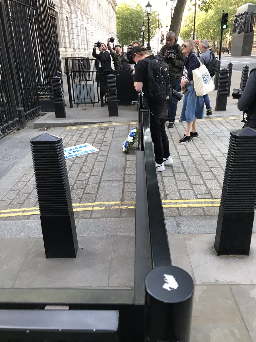 they laid a wreath (sorry crap photo but trying to avoid the press pack bc social d i s t a n c e) and then left. in a week where the discourse has been focused on the stupidity and arrogance of one man, it’s a powerful reminder of the very real cost many are paying.