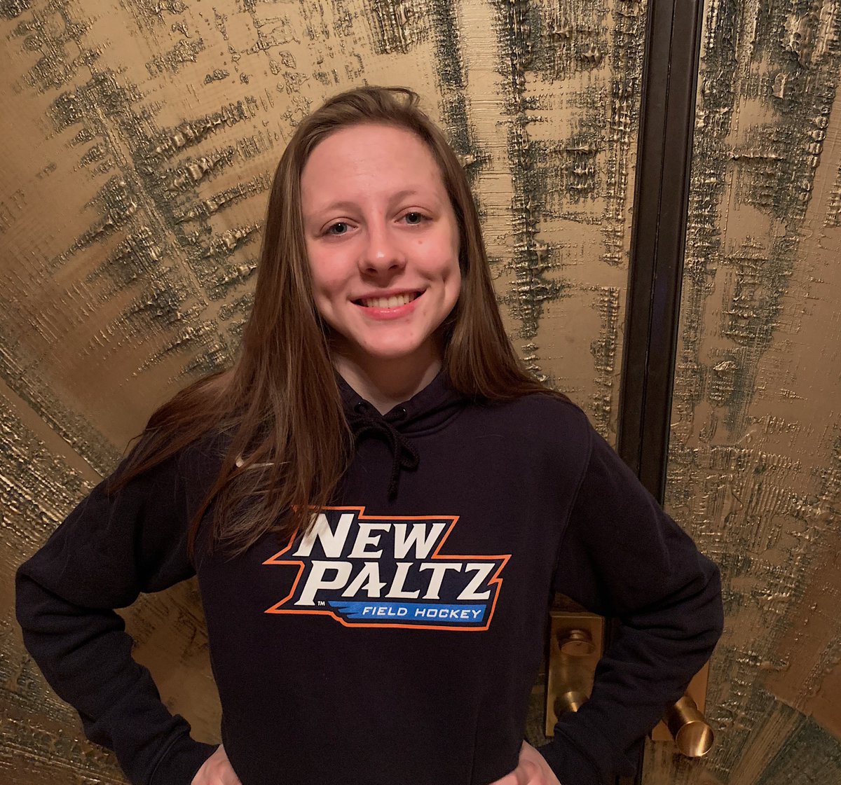 Our first SENIOR SHOUTOUT goes to #3 Grace! She is a 3 year varsity player who scored 25 goals, 14 assists this fall and earned AGR POY, Division 2 POY, NFHCA Regional Team, 1st Team AC and All-State. Grace is heading to New Paltz to continue her FH career🏑❤️