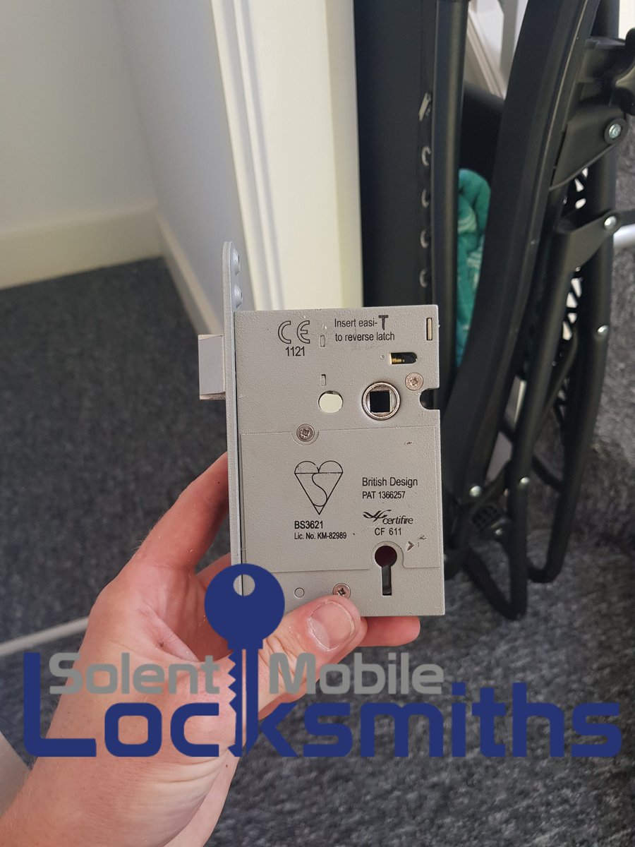 SolentLocksmith tweet picture