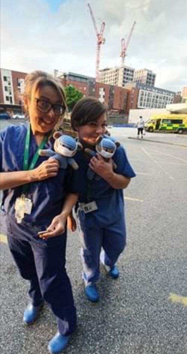 nat_locks's tweet photo. Last clap for carers tonight โค๏ธ
#ClapForCarers #NHSfrontlineworker @LivHospitals https://t.co/BTbGgE0ZqR