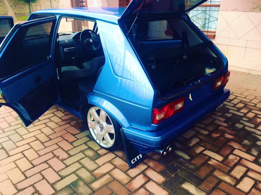 _Lesiba_'s tweet photo. @DosDee3 Just like that. First two pics where taken over the weekend i decided to sell. And the second 2 pics i took them when i had gon to take my license in it the next day via i forgot it https://t.co/54zasG8Irw