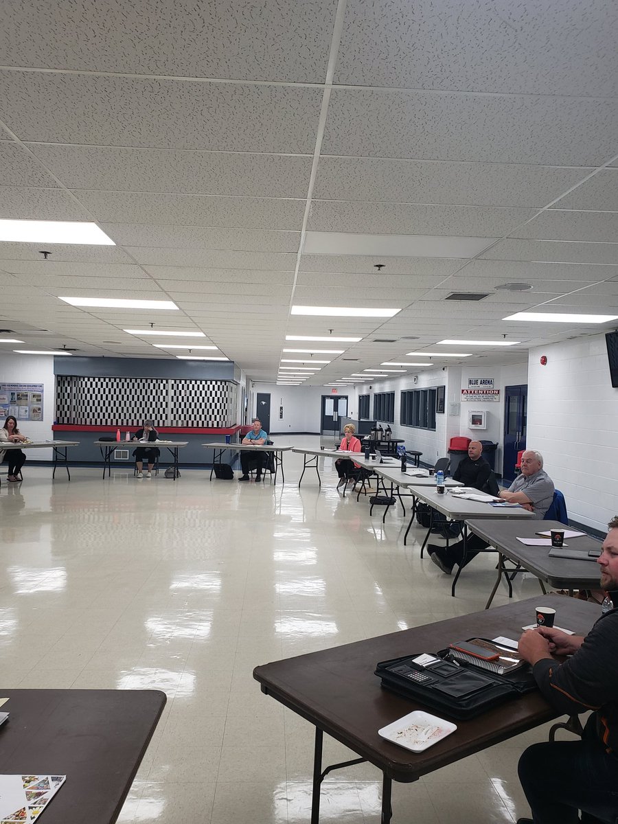 community16's tweet photo. @TownofInnisfail @Doug13Ways  Town Council along with administration and 13 Ways Inc advancing discussions on community economic development.  More info to come!! https://t.co/lvGvHEV1YS