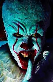 Aujourd'hui, je vais vous parler du réel tueur en série qui a beaucoup inspiré le personnage du clown « Grippe-sou » dans l’histoire derrière le film « Ça » de Stephen King et réadapté recemment par Andy Muschietti dans une version stylisée.