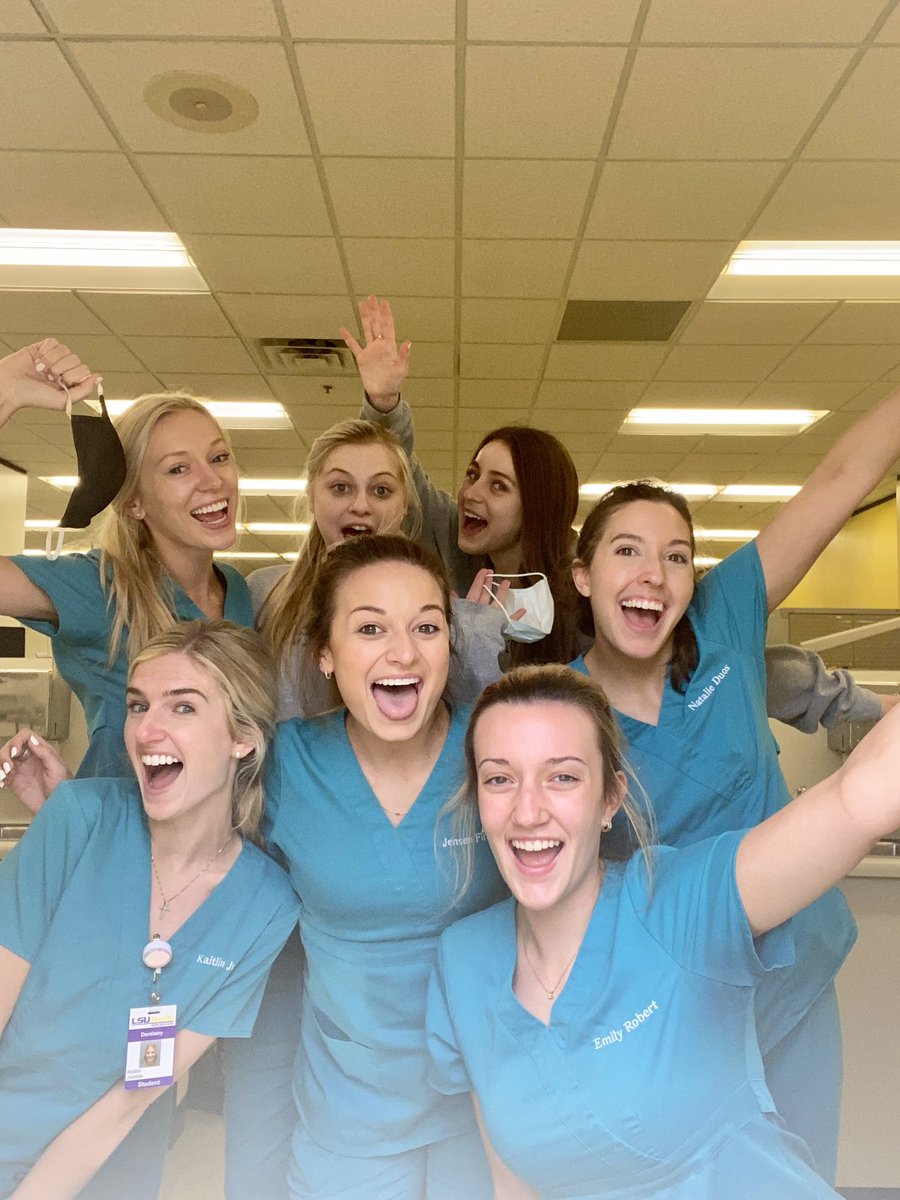 emrobertt's tweet photo. I’m going to miss my girlies so much 💔💔💔 https://t.co/gzINpfA3Ed