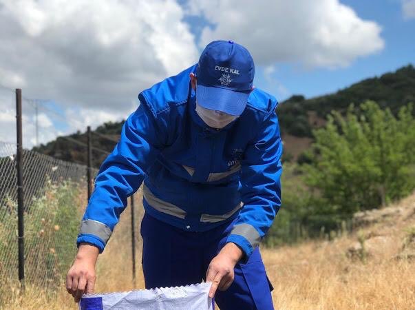 OZLEM_CERCIOGLU's tweet photo. Hem çevrenin korunması hem de doğal gübre kullanımının arttırılması için yeni bir projeyle doğal gübre üretimine başladık. 

İncirliova'daki Doğal Gübre Üretim Alanı'nda toplanmaya başlanan gübreleri doğal şartlarda olgunlaştırıp, Aydınlı üreticilere ücretsiz olarak dağıtacağız. https://t.co/rmrXJDkoAt