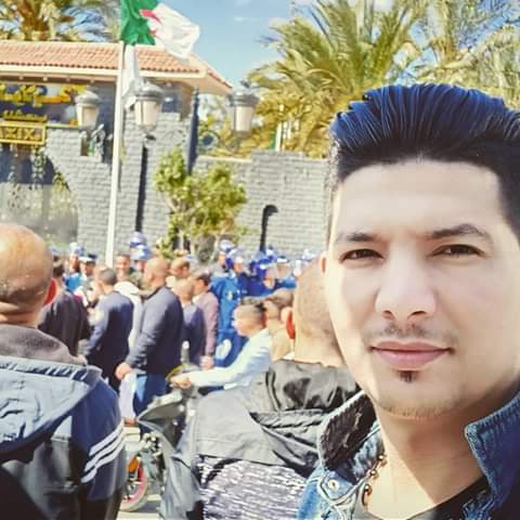 هل يمكن ان تكون الحكومة الجديد نابعة من رؤية شعب لايزال يناقش من له الاحقية في سيادة  مطلبه...  ونسي .معانته مع سياسة الالغاء.  هل اصلاح الخطأ بخطأ آخر ......... تجربة مصر خير دليل واللي يقرا يفهم .

ابراهيم_حدرباش#