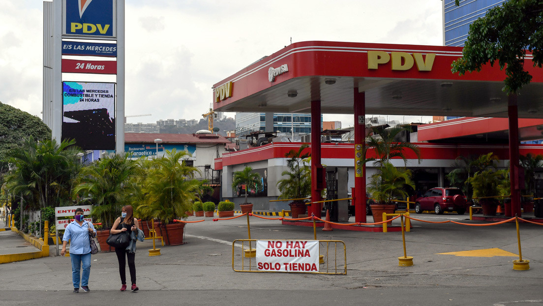 JessiDosSantos's tweet photo. Mi trabajo en @ActualidadRT 👉Bloqueo, escasez de gasolina y nuevos precios: ¿el fin del combustible "más barato del mundo" en Venezuela? ⛽️https://t.co/oXEFlRItzs 

#28May #ATTHelpVzla https://t.co/XKnqnV1Hiw