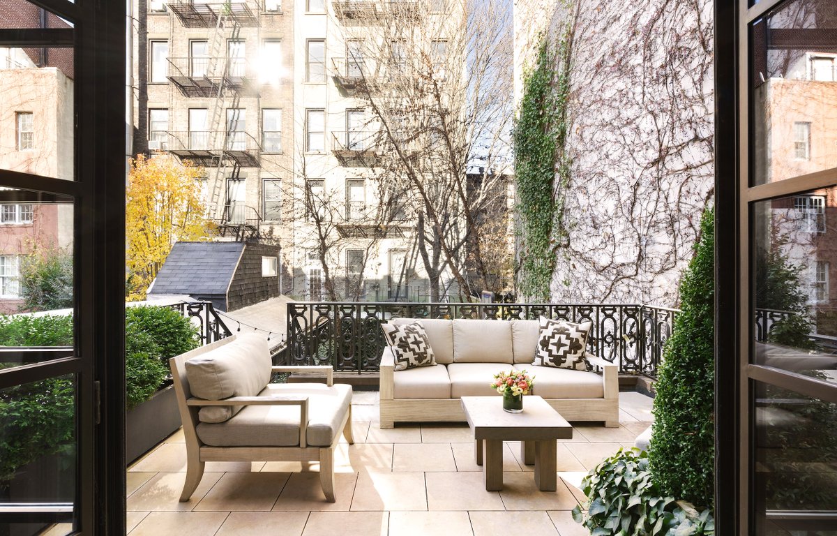 Hilary Swank’s stunning former townhouse in the West Village sells for $9.8M
bit.ly/2MkfZaZ <a href="/Halstead/">Halstead</a>