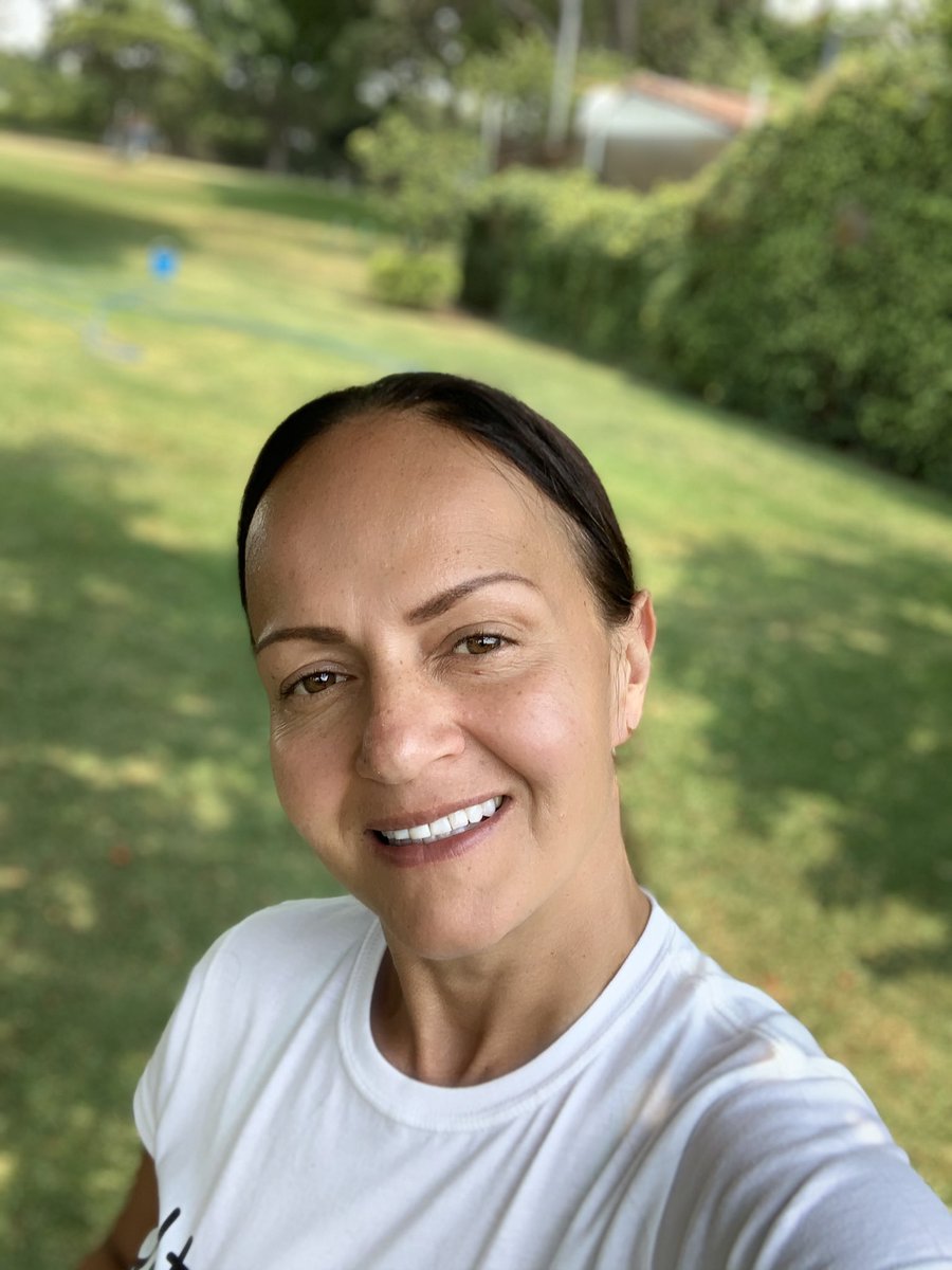 LorenaOlveraAja's tweet photo. En Vivo a través de @emocionD FacebookLive en punto de las 4:00 pm #UltramindUltralife #Ultramind #Ultralife #Inspirateentussueños #JuevesConLorena #Deporte #EntrenamientoMental #EmocioDeportiva https://t.co/bfii1VsYCU