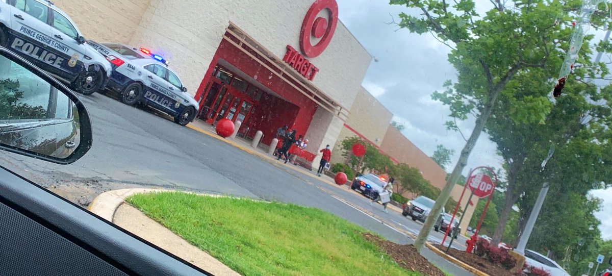 k_nosponsor's tweet photo. Target in largo  😂 https://t.co/K2V1aBbg8c