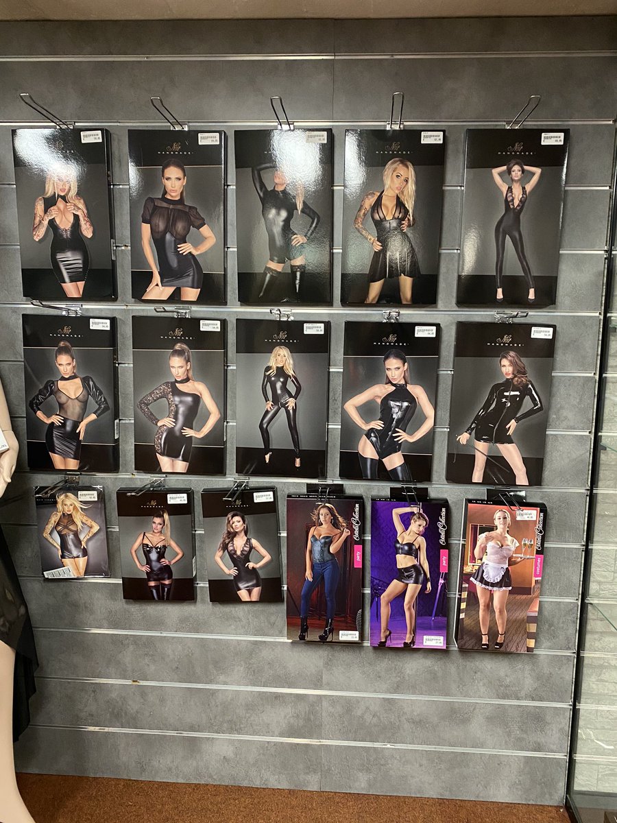 MissWartaal's tweet photo. Pfff 20 u klaar en nu pas thuis.
Lekker bezig π
Moest nog wat dingen veranderen in de shop. Maar aangezien we nog een #benedenverdieping hebben...
Nog niet helemaal klaar maar het hangt.
#playlifestyle
#Rotterdam
#sexshop https://t.co/fTCZOVbXMW
