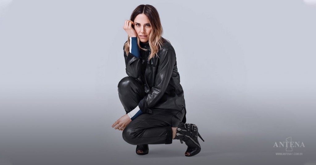 Antena_1's tweet photo. A cantora @MelanieCmusic apareceu no vídeo do novo single “Blame It on Me”, cheia de ação, a nova faixa segue o lançamento da música auto exploratória, “Who I Am”.
Saiba mais: https://t.co/H7zvl5bR0X
#antena1 #video #single #acao #musica #faixa #lancamento #exploratoria https://t.co/X3p3i7a4oS