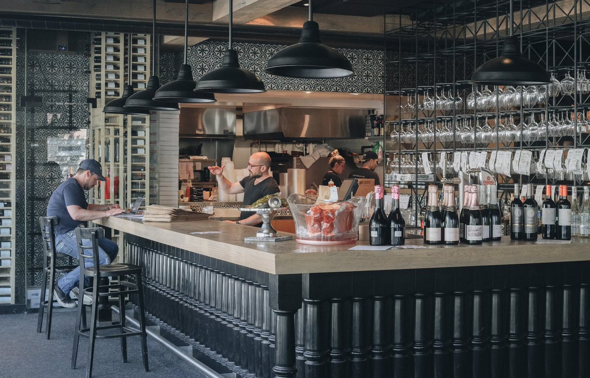 Fidèles au poste pour vous servir ce que l'Espagne a de meilleur 💃🏻. Merci de nous encourager depuis notre réouverture 🙏. 

Pour voir tout le menu et ses nouveautés : restotapeo.com