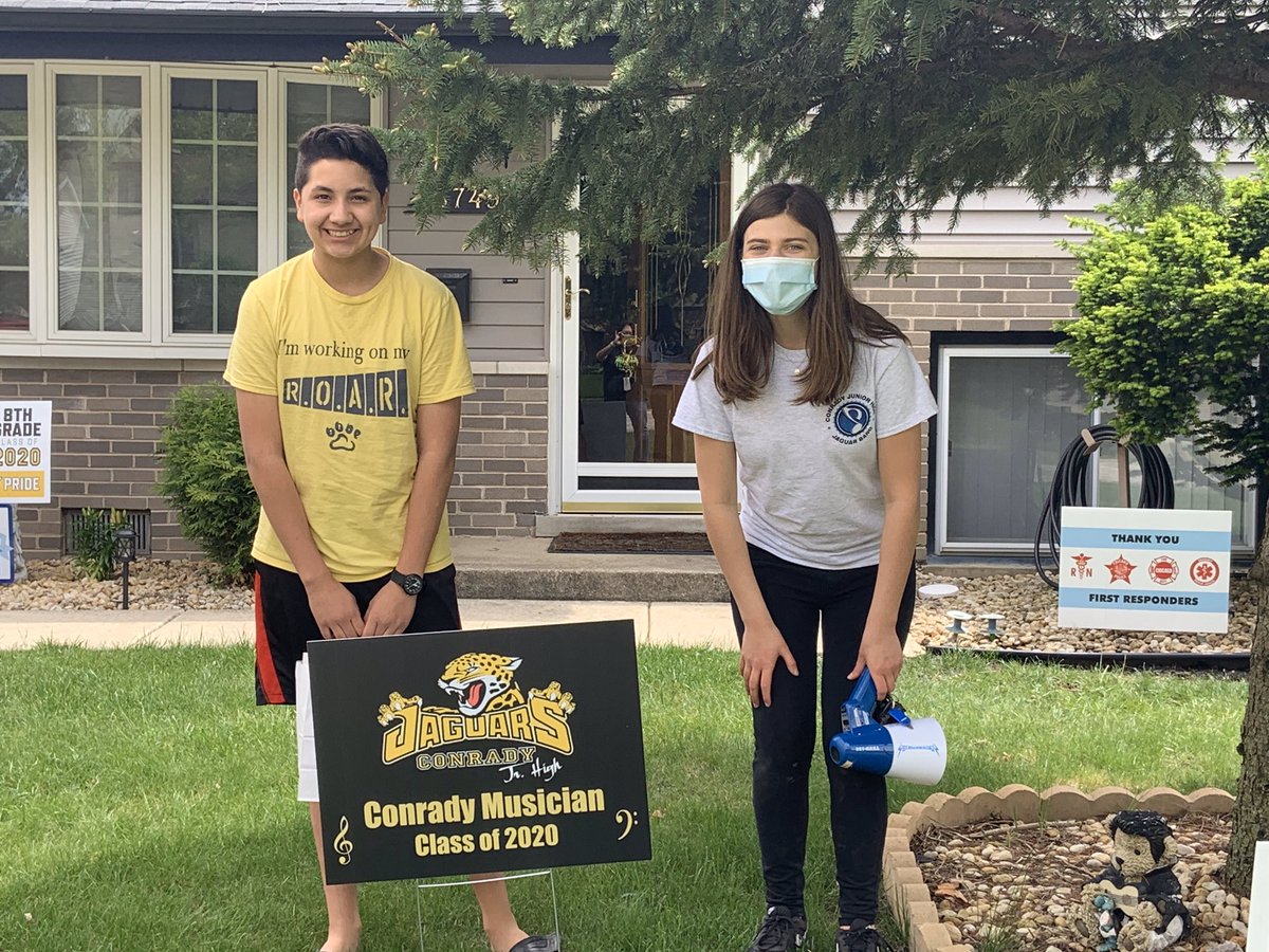 MsClipperBand's tweet image. So proud of all the Conrady Band students who are graduating today!! They are such wonderful people, students, and musicians and I can’t wait to see where life takes them next. Congratulations @conradyjaguars!!