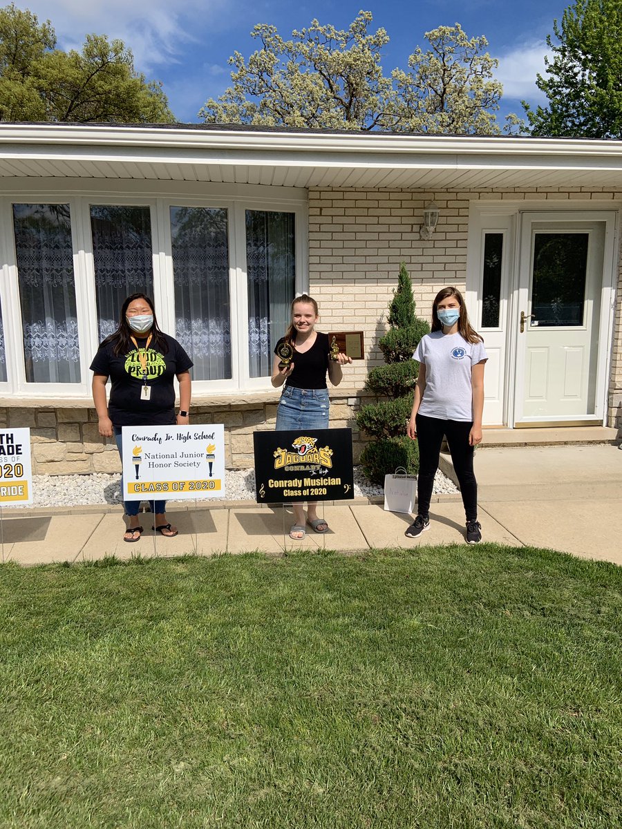 MsClipperBand's tweet image. So proud of all the Conrady Band students who are graduating today!! They are such wonderful people, students, and musicians and I can’t wait to see where life takes them next. Congratulations @conradyjaguars!!