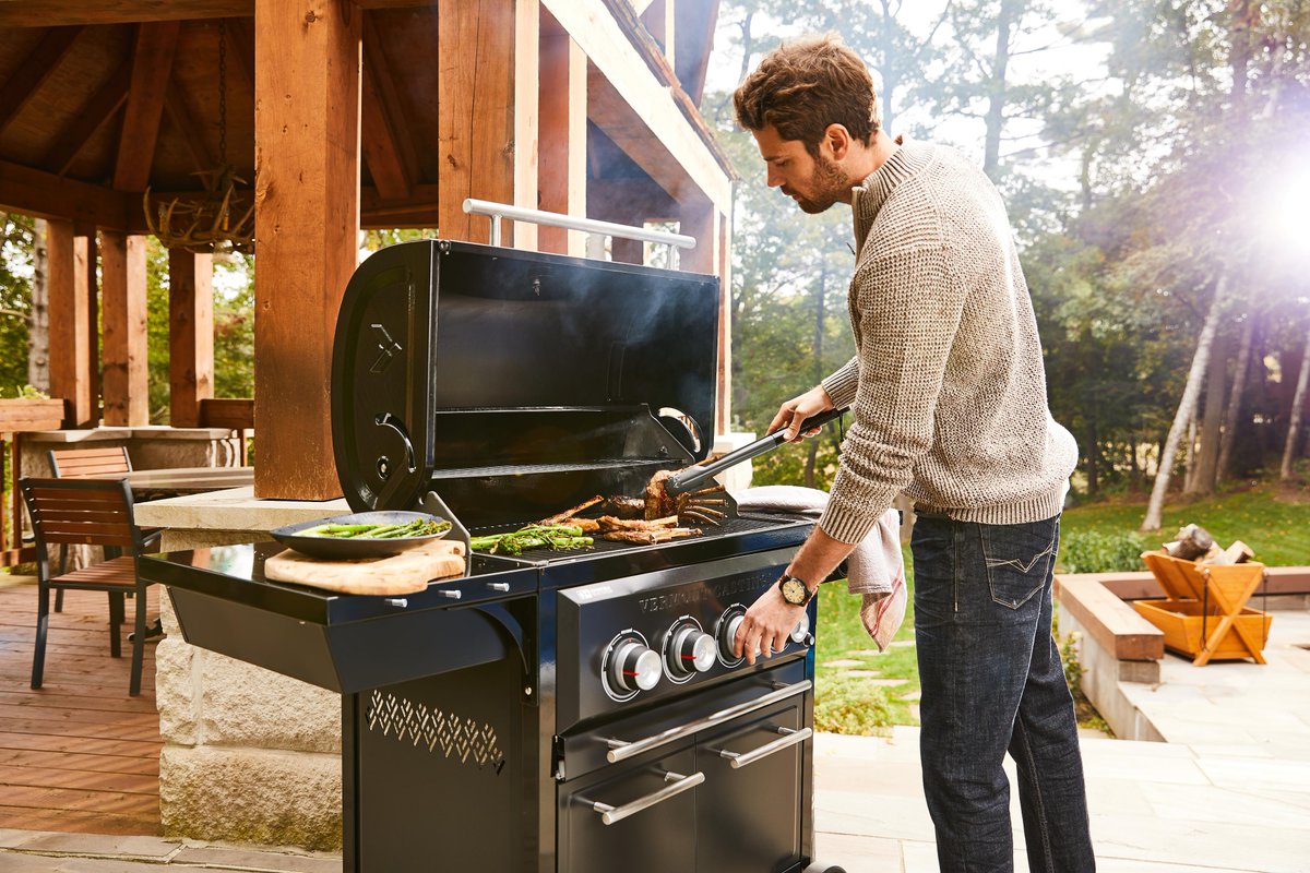 VC_BBQ's tweet photo. Embrace the backyard and tame the food and flame. https://t.co/uoekudizPc https://t.co/JtKkvLzcYm