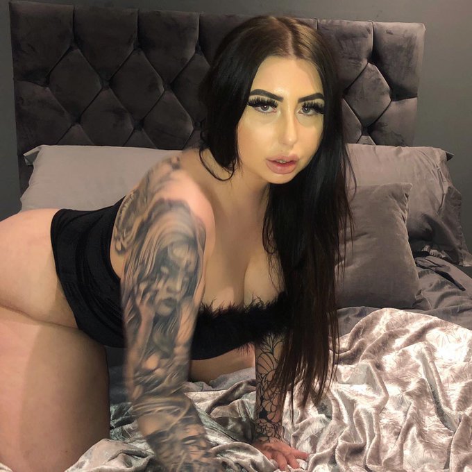 MADDISON BLACK’s pics and videos