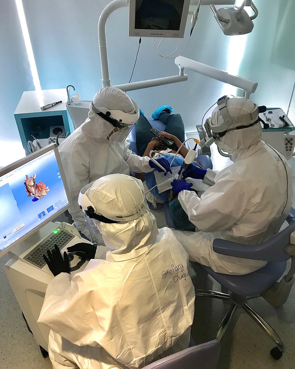 DRANTONIOLEON's tweet photo. Gracias a nuestro sistema robotizado hemos recuperado en pocas horas y de manera definitiva, dientes fracturados, aportándoles bienestar a nuestros pacientes. .
.
.
#cerecdoctors #cerec #odontologiarobotica #urgencias #dental #odontologoscolombianos  #cerecsirona https://t.co/9vnlTZSlGq