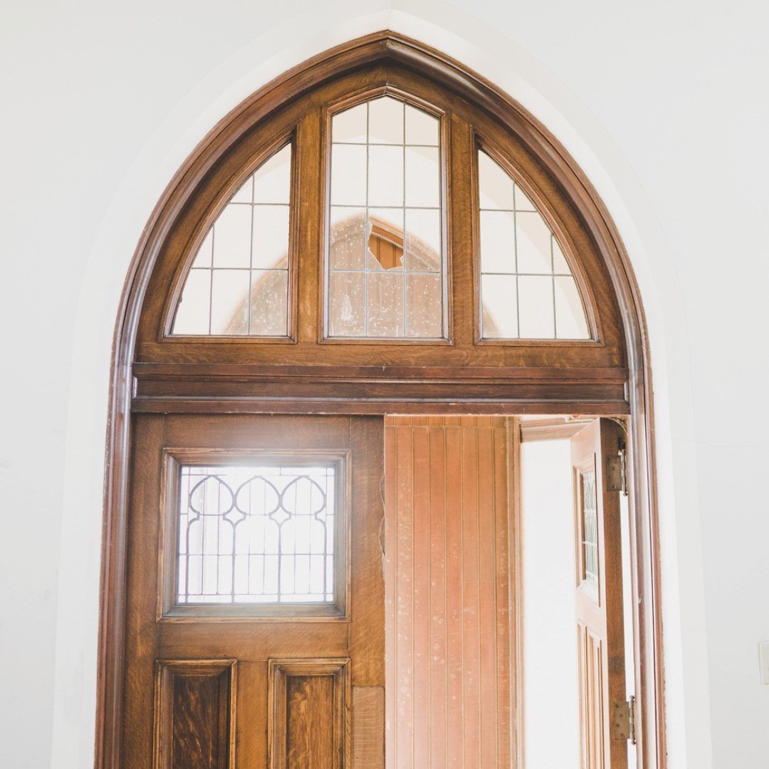 Great pic of original doors w leaded glass inserts, stolen from #StChadsChurch. If u have these, return them, no questions asked. If u know who has them, DM me. $500 reward for info leading to an arrest &amp; recovery of the doors.100+ yrs old w cultural &amp; historical significance.