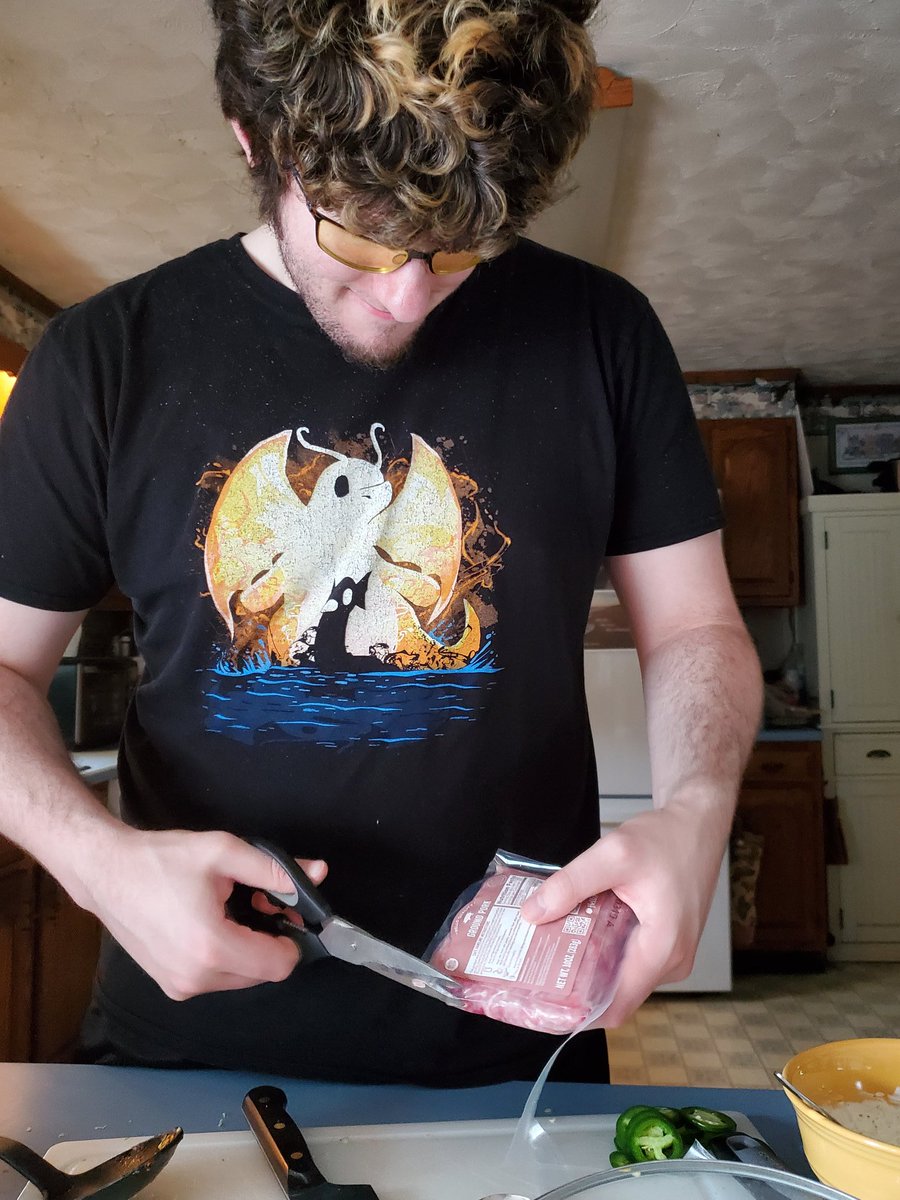 Man can't open packaging on meat, more at 11