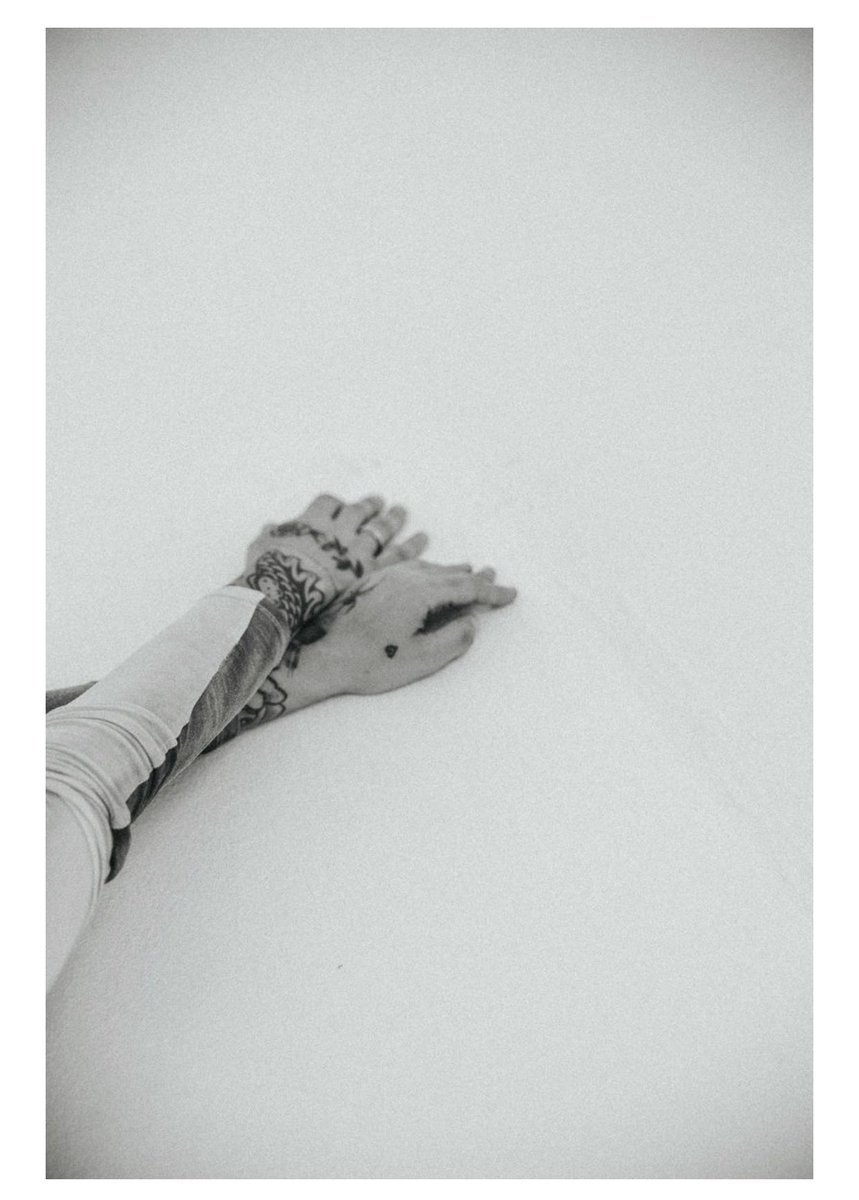 shingiaia's tweet photo. good evening, i’m selling some beautiful prints, here’s a lil peak but do check my site out for more!
https://t.co/Iv2UTQbfXP
#supportselfemployed #supportsmallbusiness ❤️ https://t.co/F8LtsyTa0W