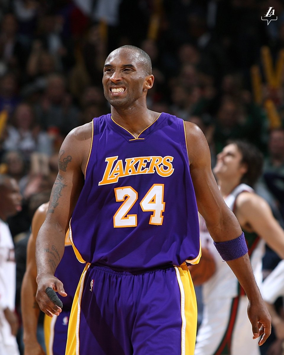 Lakers's tweet photo. Mamba at the buzzer. https://t.co/HM5WAdNd2m