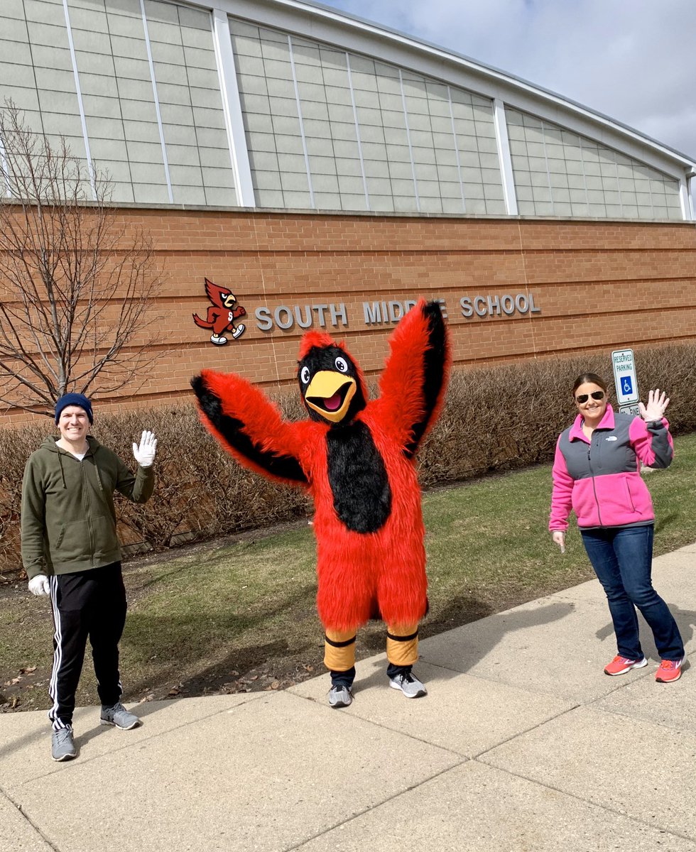 Join us for our Reverse Parade on June 5th at 1:00pm at South! We hope to see you there!  <a href="/AHSD25South/">South Middle School</a> <a href="/ahsd25/">ArlingtonHeightsSD25</a>